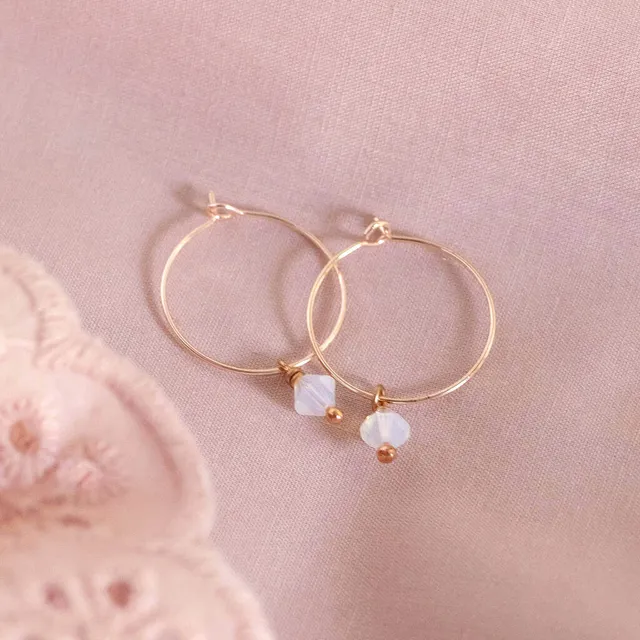 Joy by Corrine Smith White Opal Creolen weiß Opal vergoldet