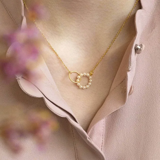 Joy by Corrine Smith Beaded Pearl Eternity Halskette Gold Perlen