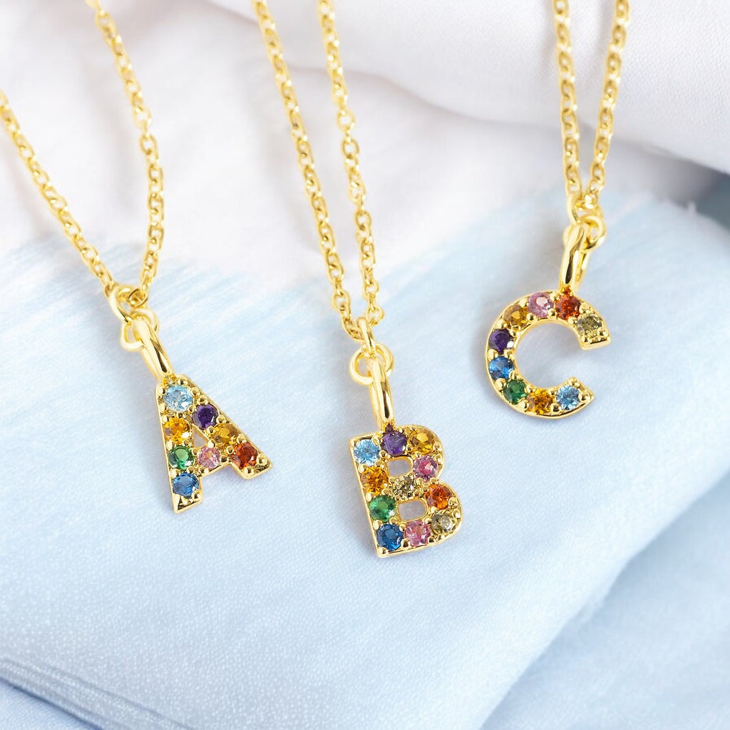 Joy by Corrine Smith Rainbow Initial Halskette Gold Zirkonia