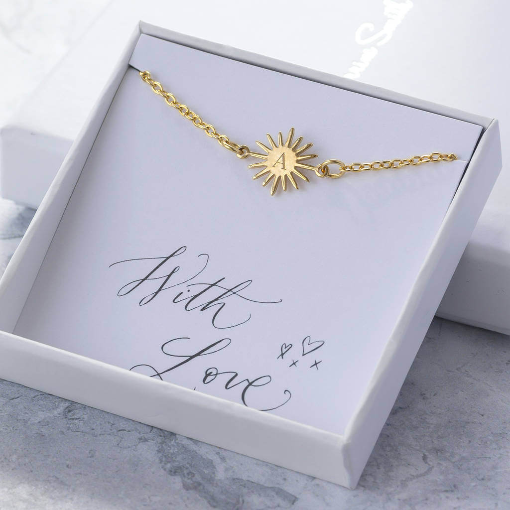JOY by Corrine Smith Sunburst Armband Gold Initiale personalisiert