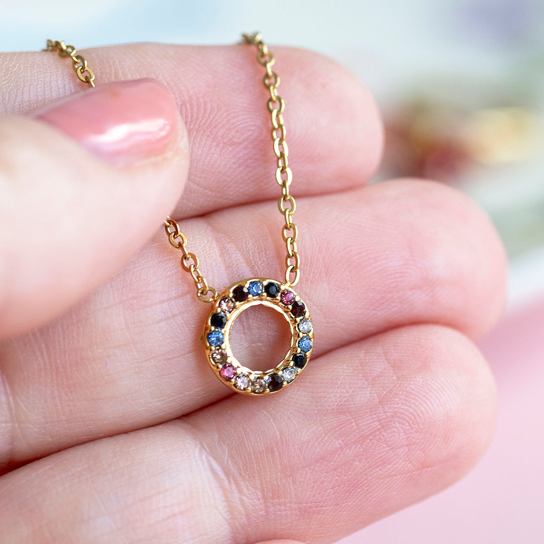 Joy by Corrine Smith Eternity Circle Halskette Gold Edelstein