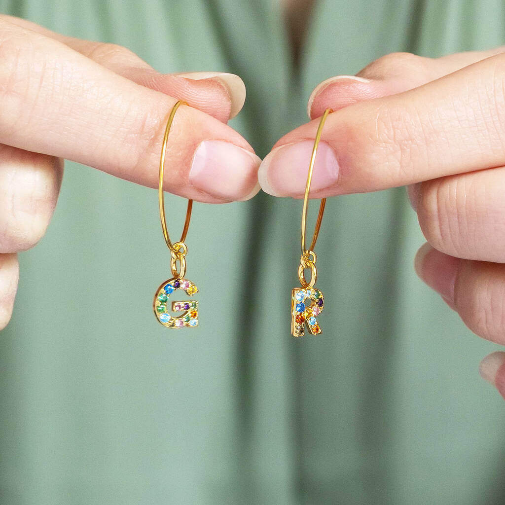 Joy by Corrine Smith Rainbow Initial Creolen gold Zirkonia