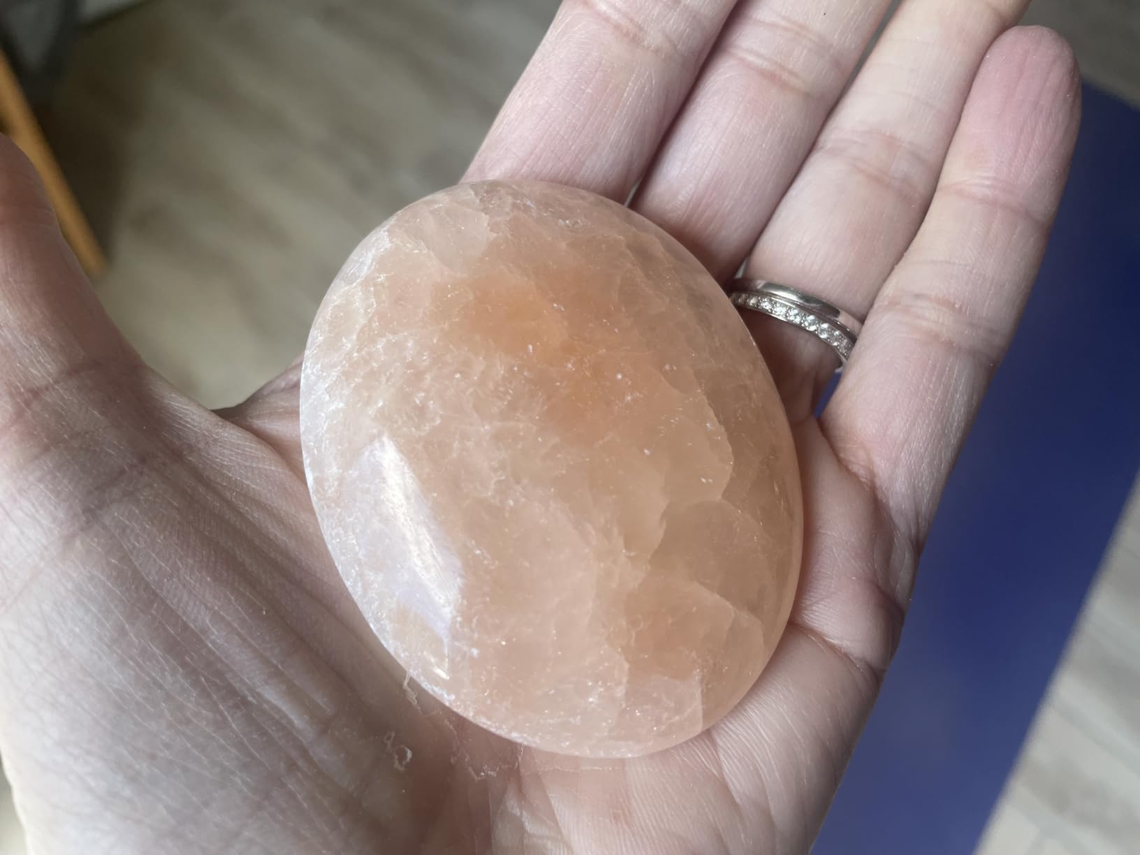 NKlaus Healing Crystals Pfirsich Selenit Handschmeichler 78 g