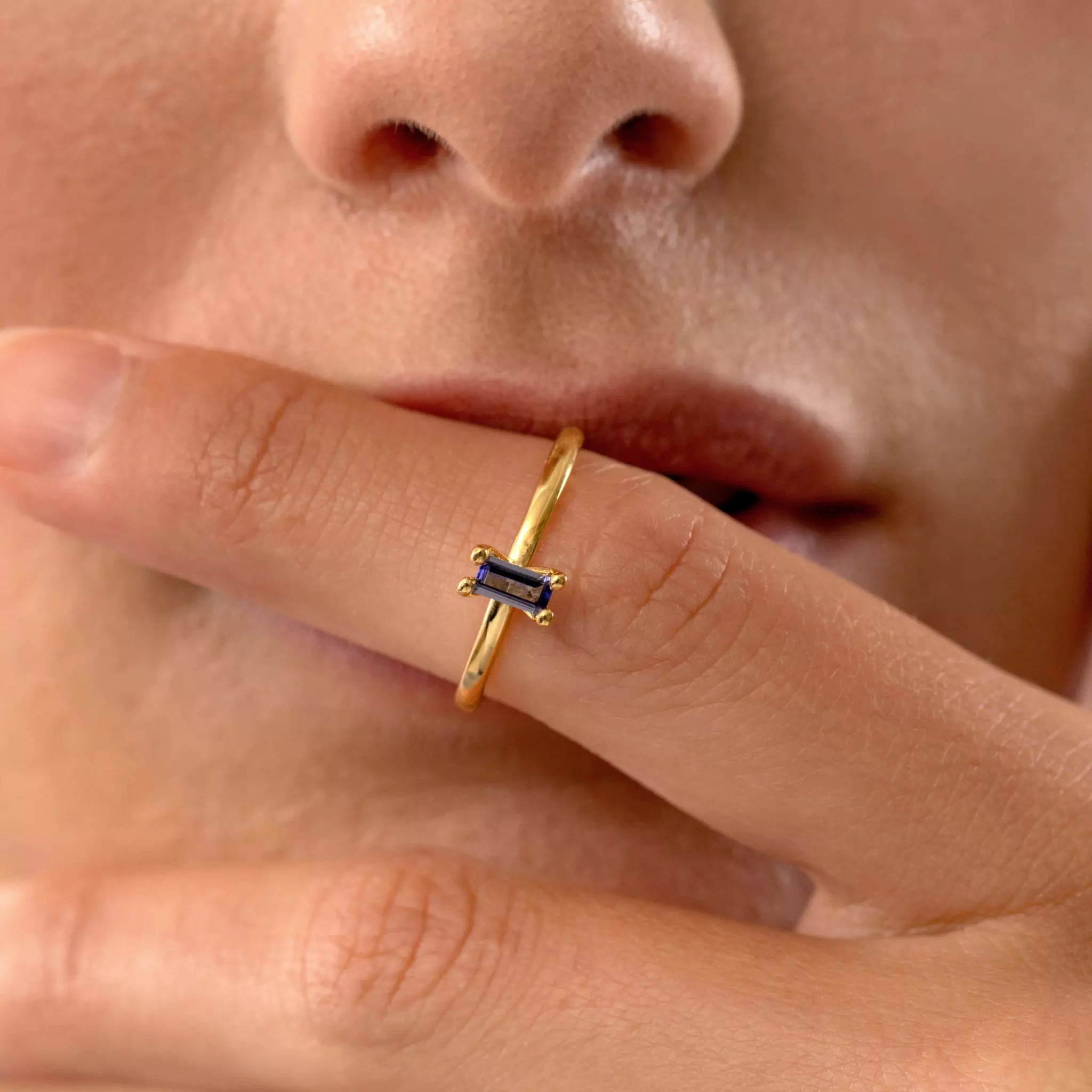 Stilnest Iolith Solitär Ring Baguette Lila Gold 52