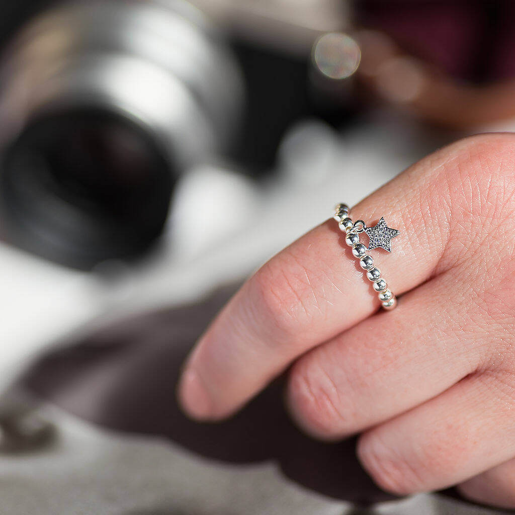 Joy by Corrine Smith Pave Star Beaded Charm Ring Geburtsstein