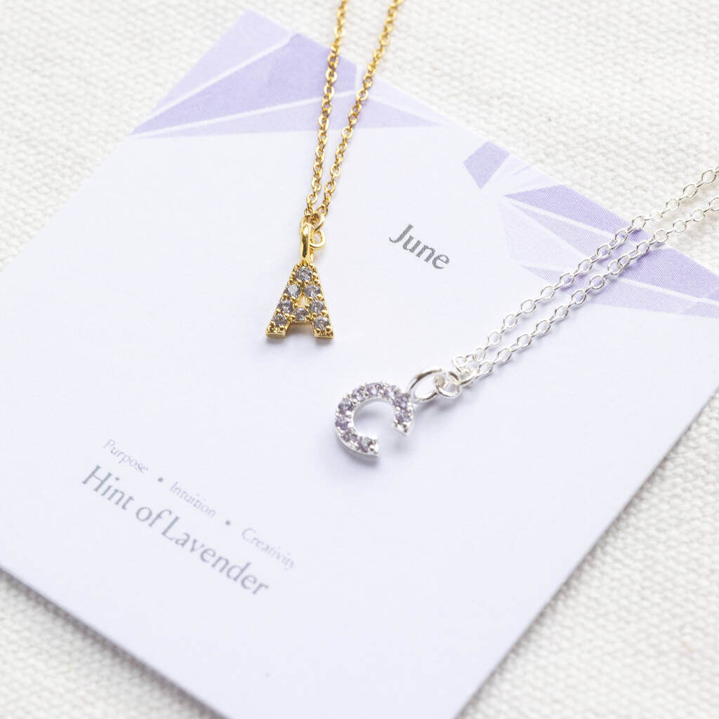 Joy by Corrine Smith June Birthstone Initial Halskette Gold Hell-Amethyst