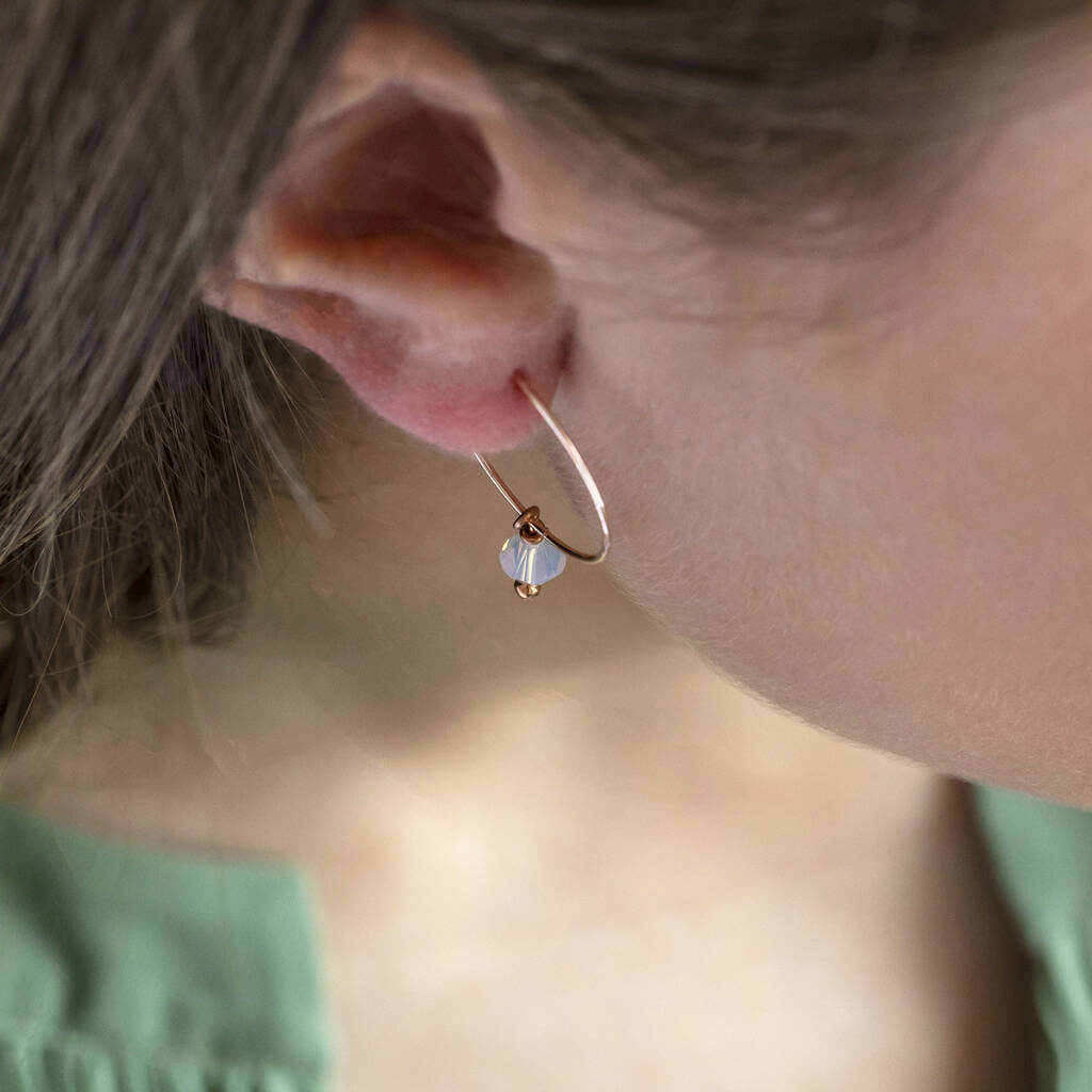 Joy by Corrine Smith White Opal Creolen weiß Opal vergoldet