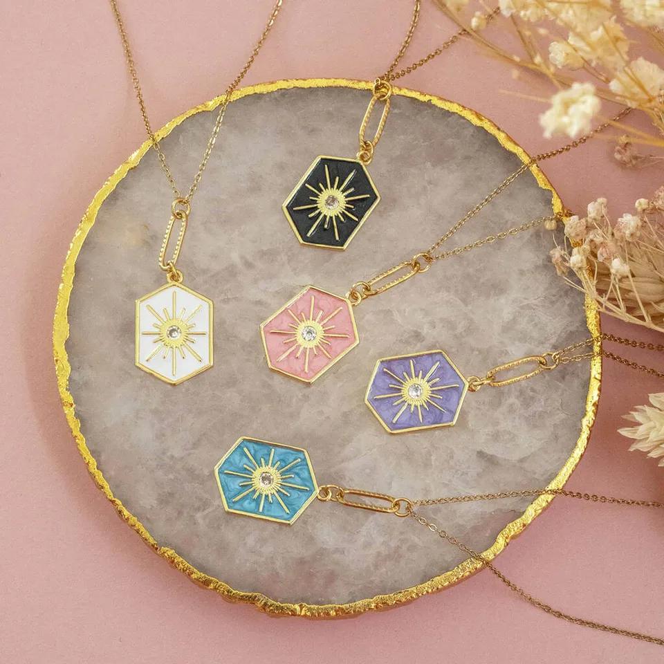 Joy by Corrine Smith Hexagon Star Halskette Gold Emaille